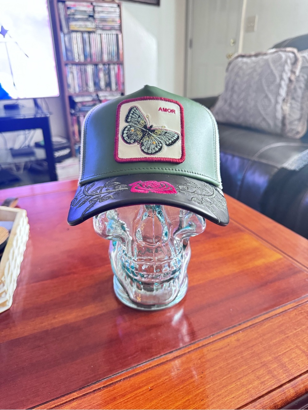 Goorin bros. AMOR trucker hat.
Friday drop. NWT.